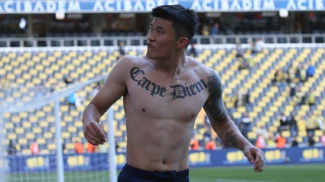 催眠班长羞涩打开双腿h